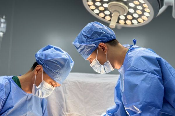 营口下肢静脉曲张的治疗选择：从非手术疗法到手术干预的全面评估